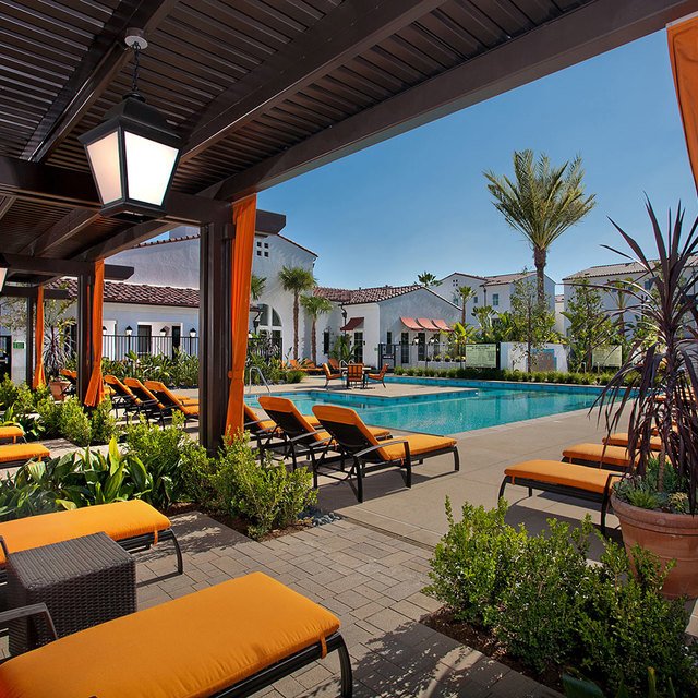Pool with Lounge Seating